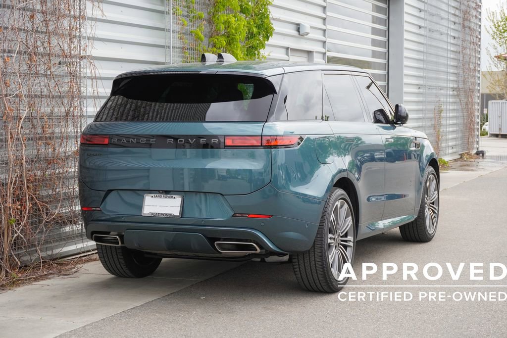 Used 2024 Land Rover Range Rover Sport Dynamic SE AWD/4WD image 2