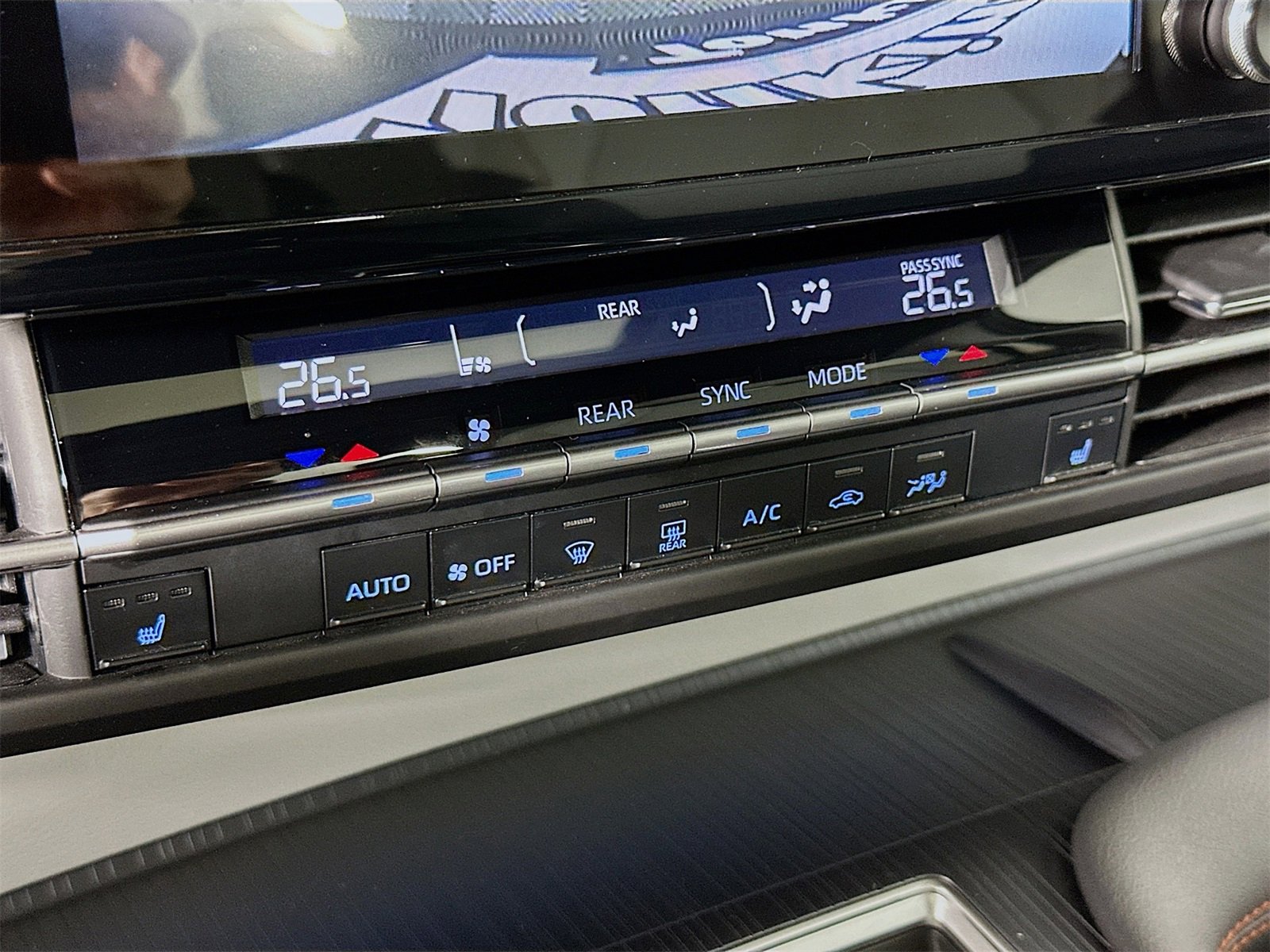 Used 2022 Toyota Sienna XSE image 16