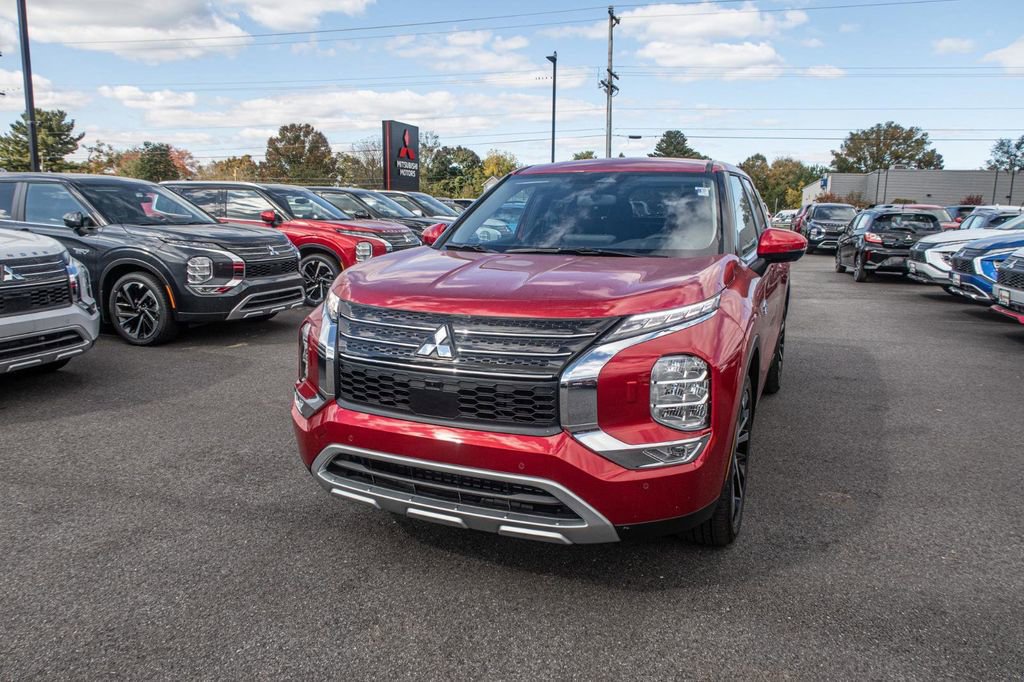 New 2025 Mitsubishi Outlander 4WD Plug-In Hybrid image 5