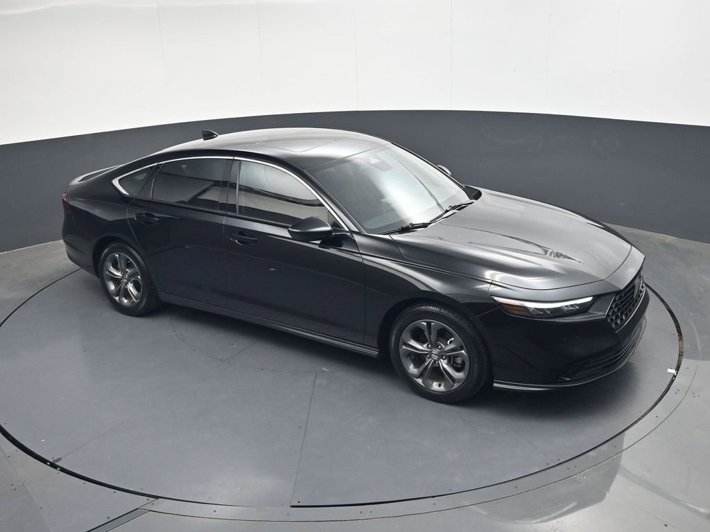 Certified 2023 Honda Accord EX image 17