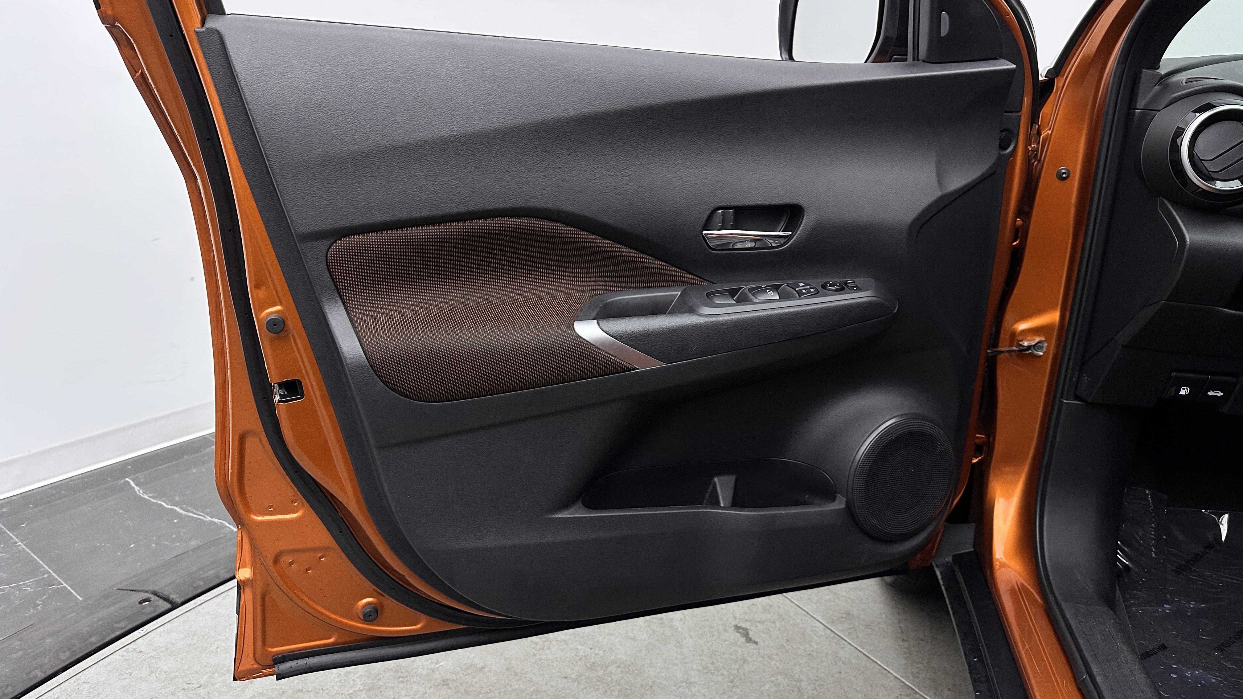 Used 2023 Nissan Kicks SR FWD image 10