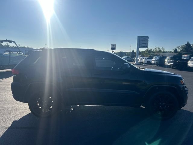 Used 2020 Jeep Grand Cherokee Altitude AWD/4WD image 6