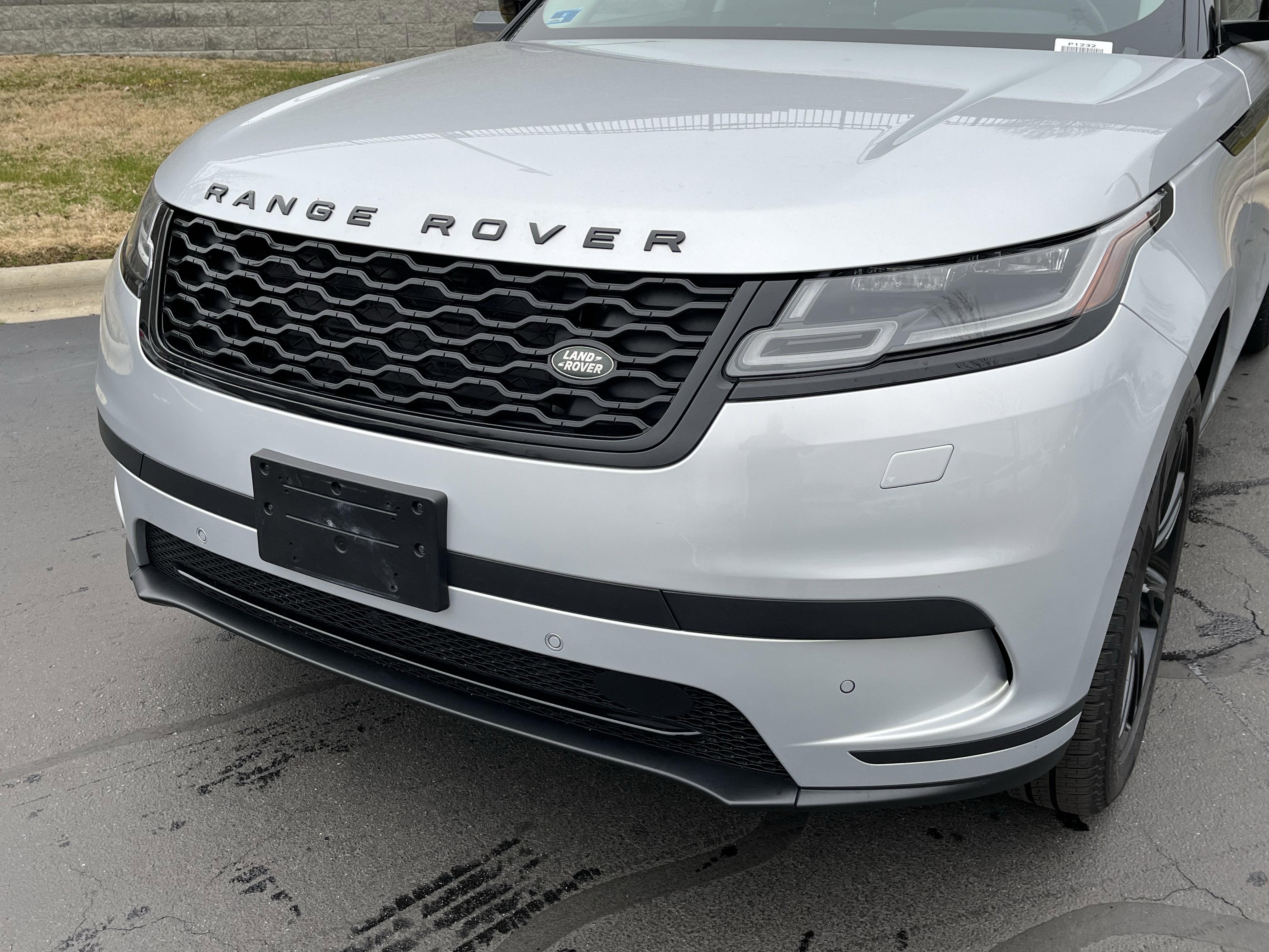 Certified 2023 Land Rover Range Rover Velar S image 9