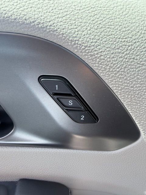 Used 2024 Chrysler Pacifica Touring-L image 22