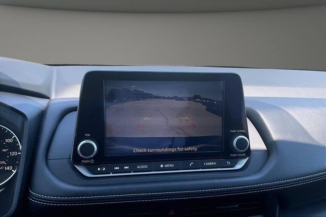 Used 2025 Nissan Rogue S FWD image 18