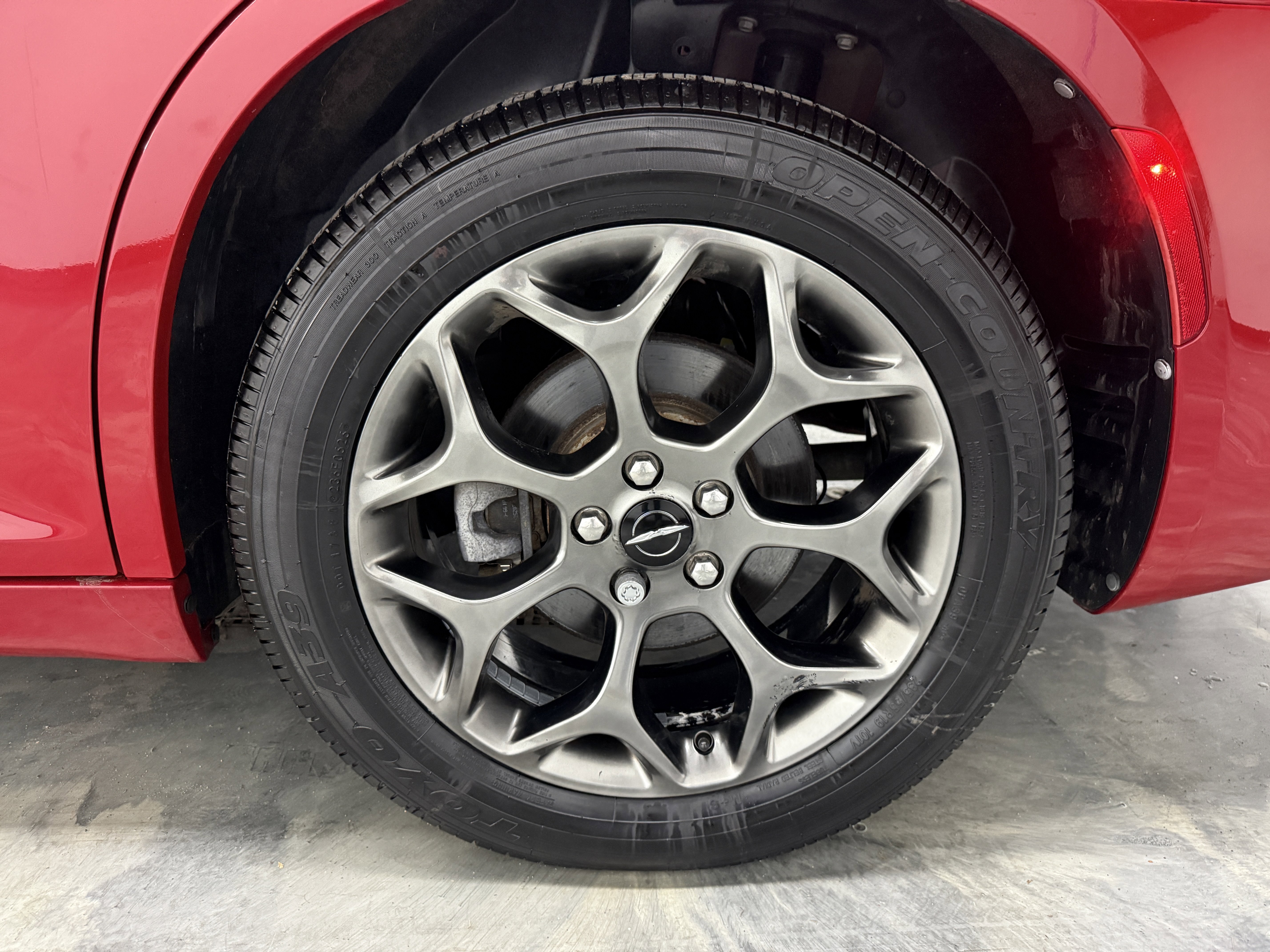 Used 2016 Chrysler 300 S image 30