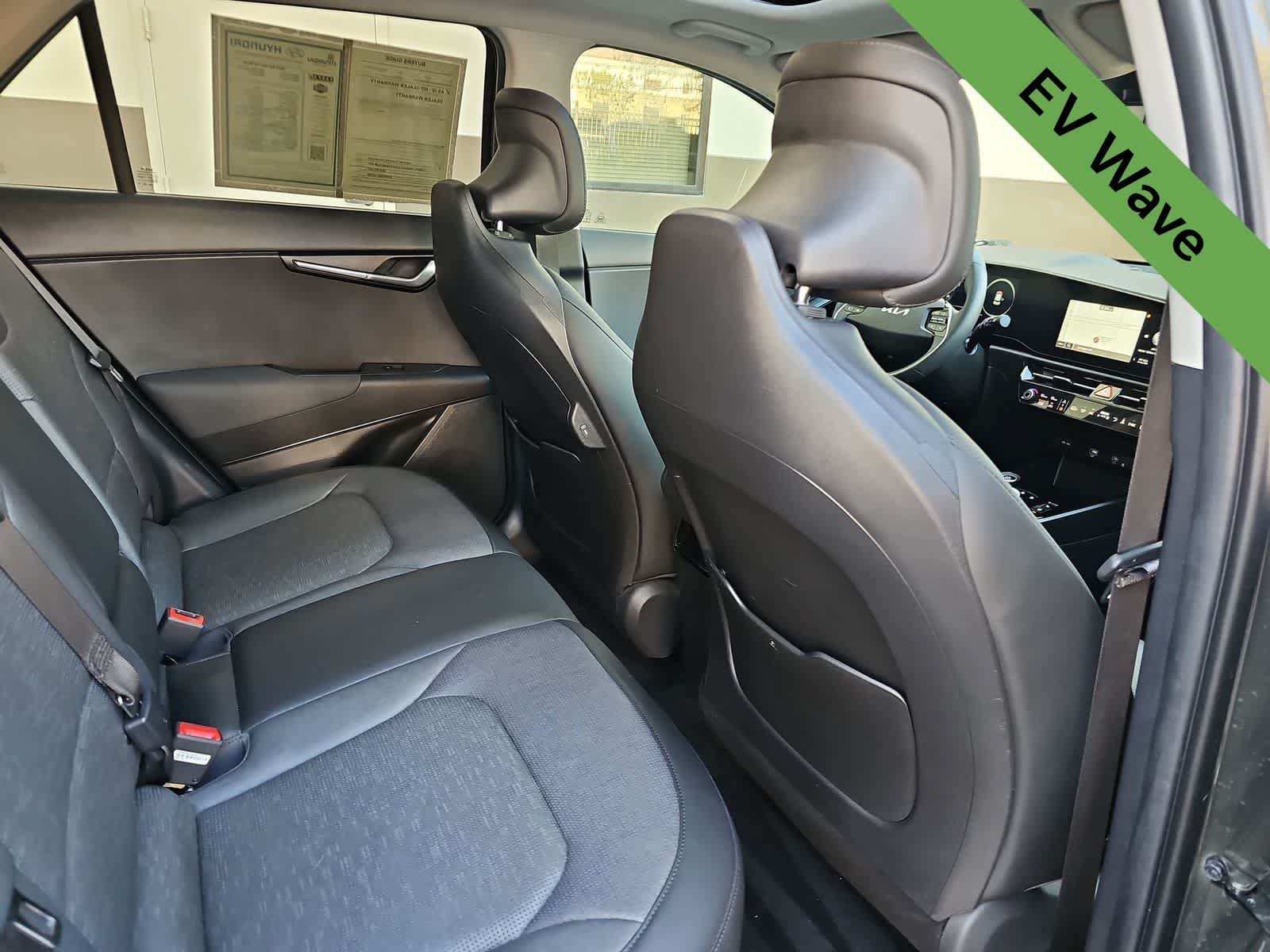 Used 2024 Kia Niro Wave FWD image 16