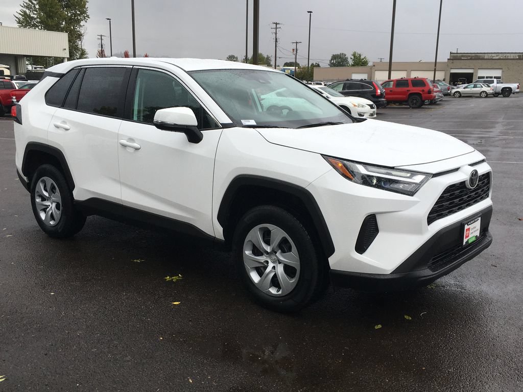 Used 2024 Toyota RAV4 LE AWD/4WD image 9