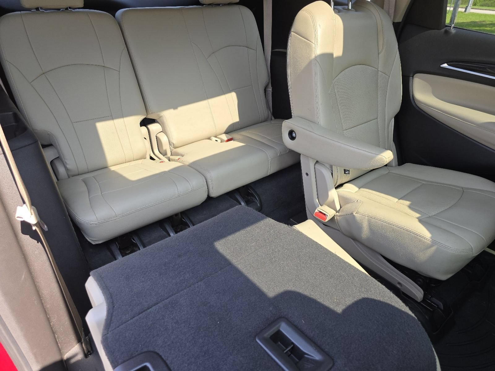 Used 2019 Buick Enclave Essence AWD/4WD image 25