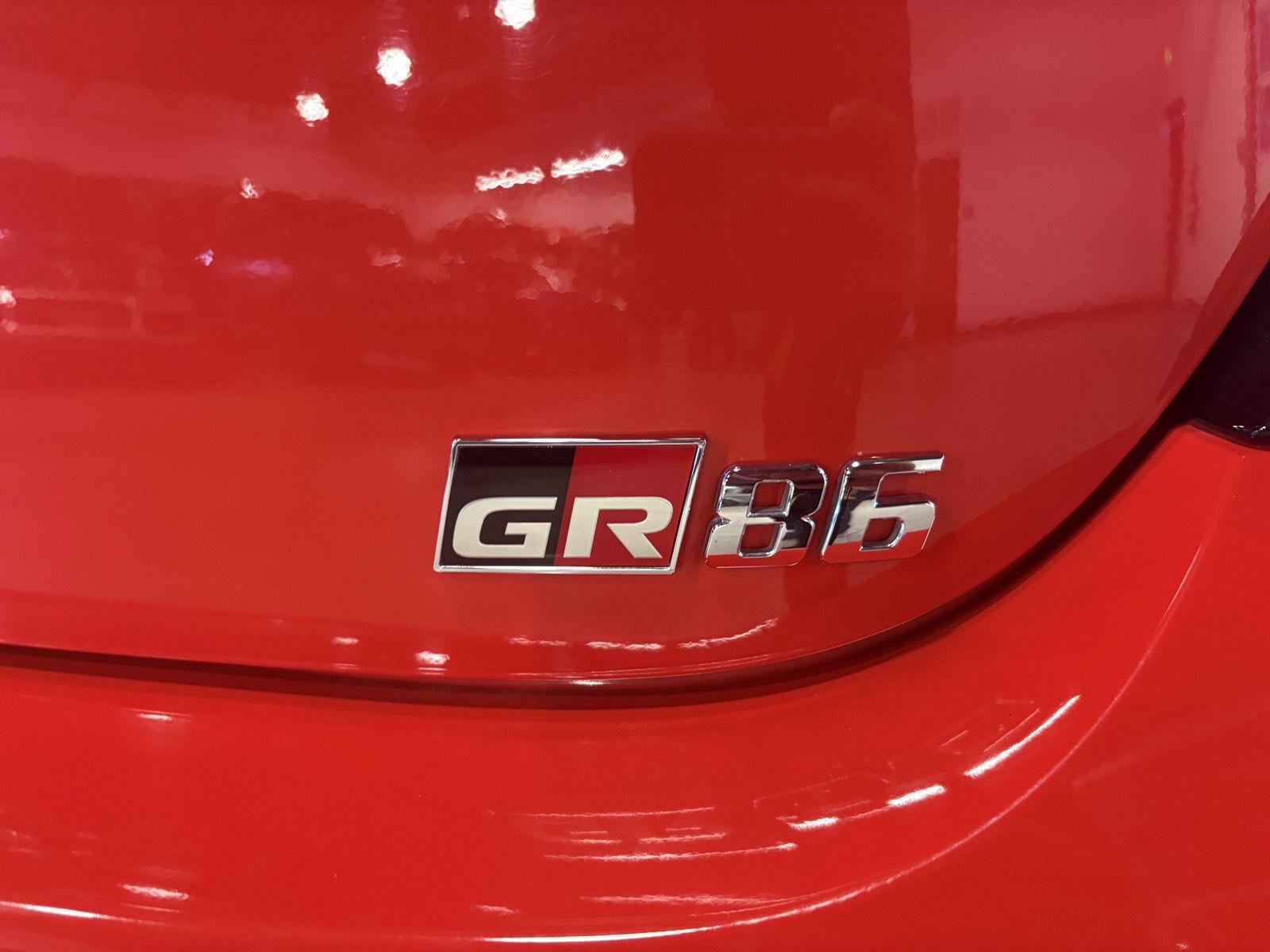 Used 2022 Toyota GR86 Premium w/ ALL Weather Mat Package (TMS) RWD image 10