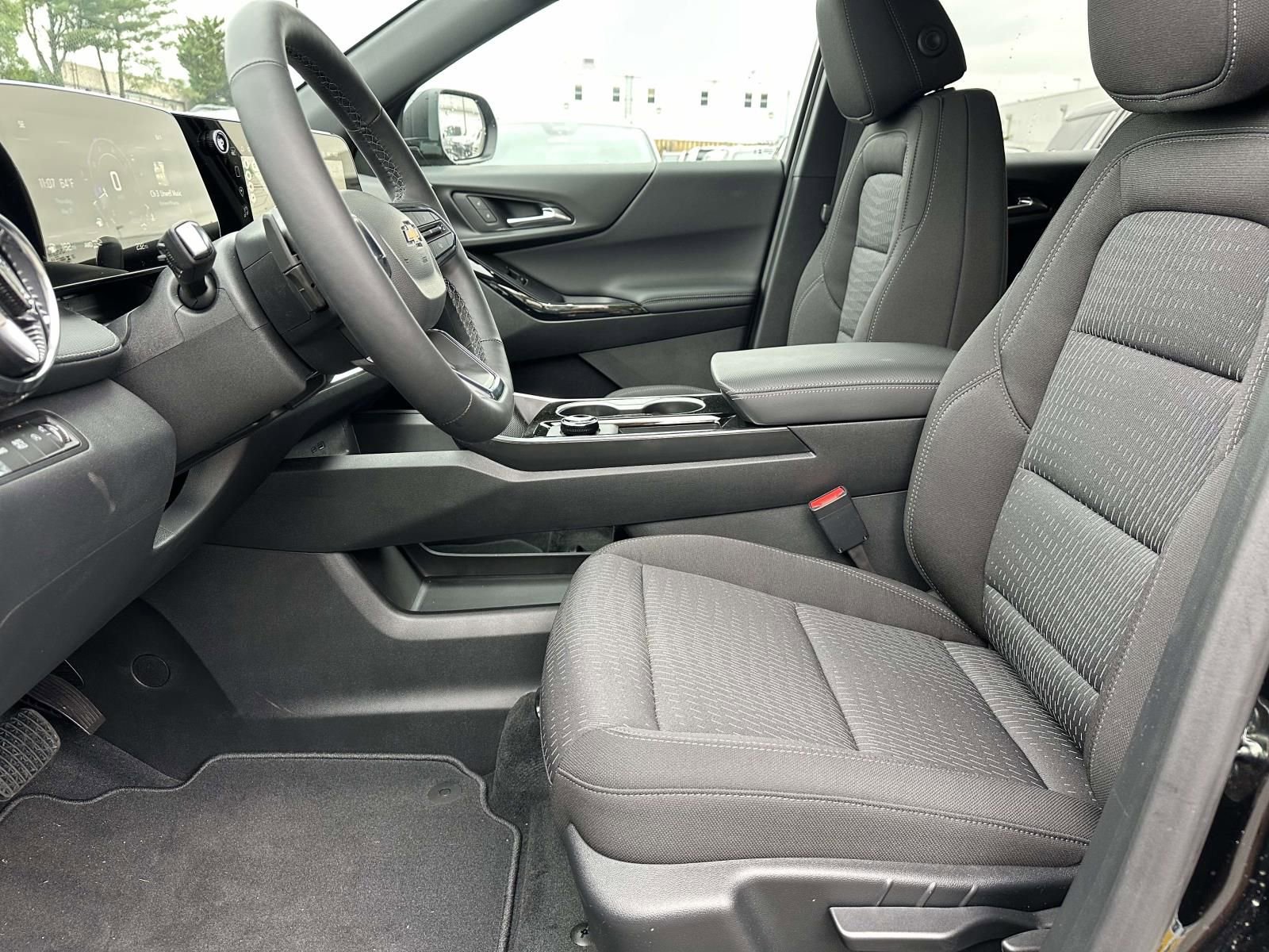 New 2026 Chevrolet Equinox LT w/ Safety and Technology Package AWD/4WD image 21