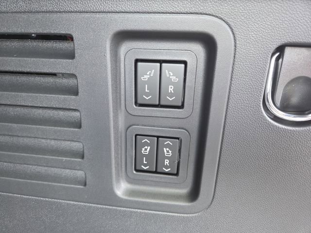 New 2026 Chevrolet Traverse RS w/ LPO, Floor Liner Package image 20