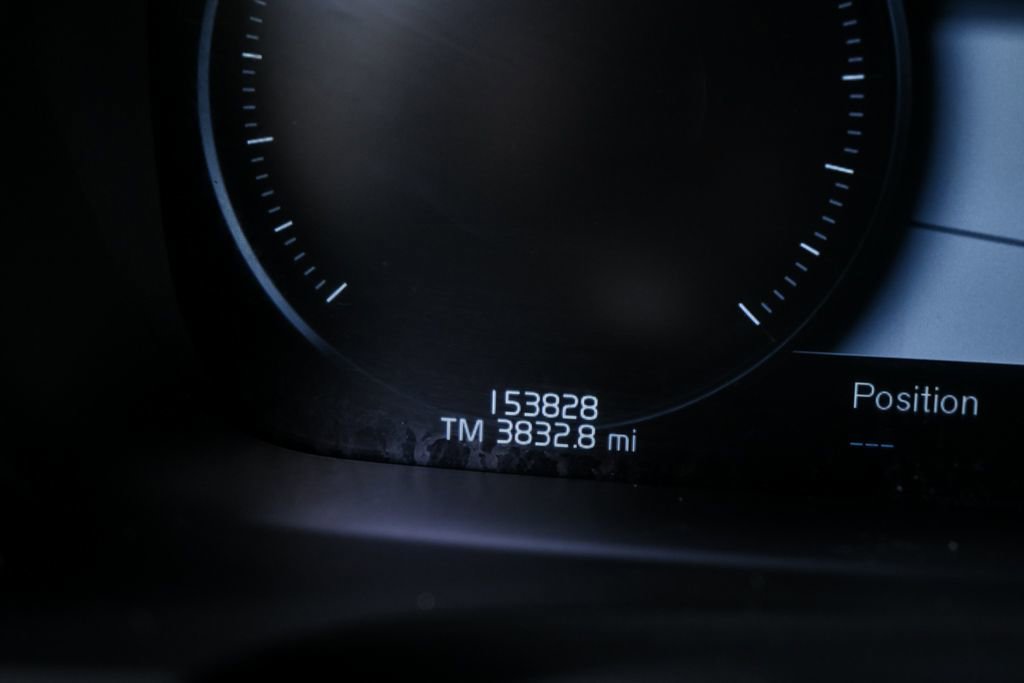 Used 2018 Volvo S90 T5 Momentum w/ Convenience Package image 12