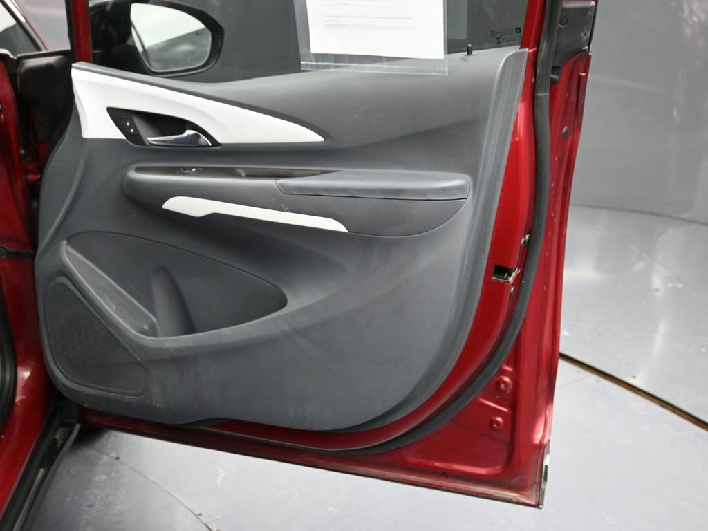 Used 2020 Chevrolet Bolt LT image 32