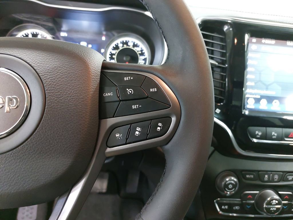 Used 2021 Jeep Cherokee Limited image 18