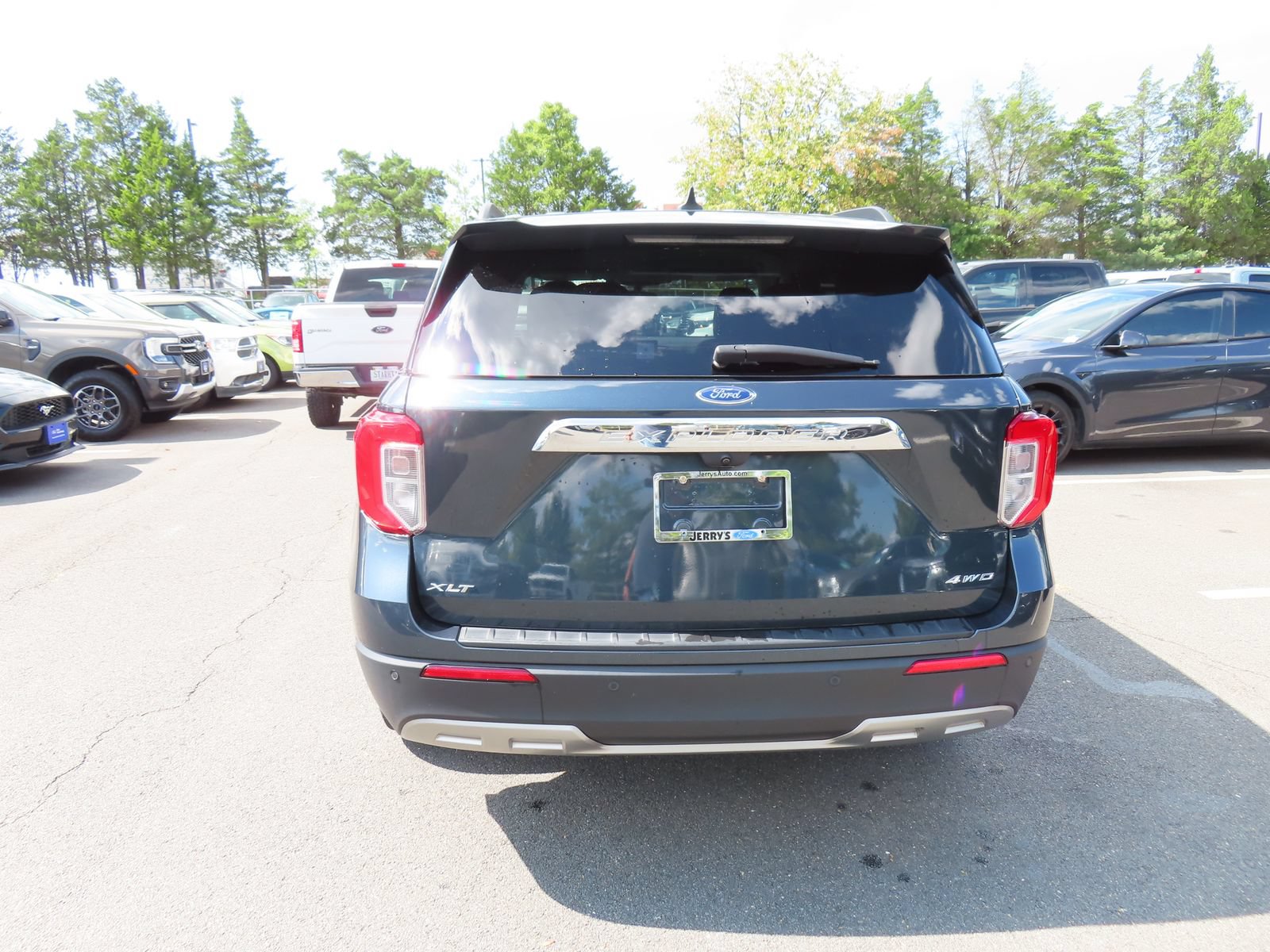 Certified 2023 Ford Explorer XLT w/ Equipment Group 202A AWD/4WD image 7