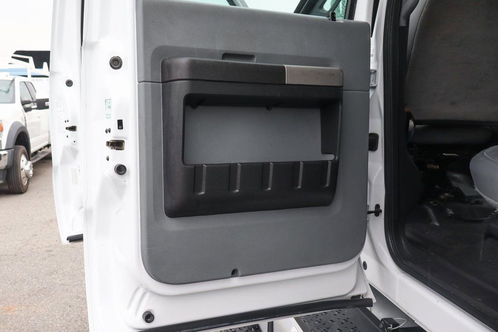 Used 2016 Ford F650 2WD Crew Cab Super Duty image 39