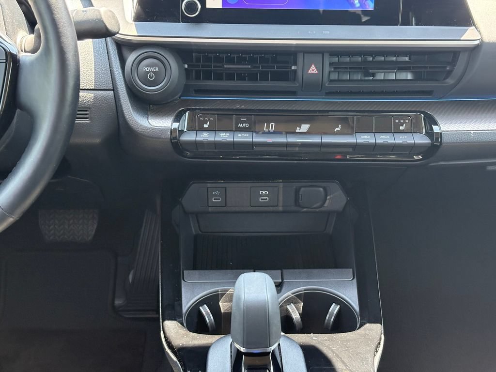 Used 2024 Toyota Prius XLE FWD image 20
