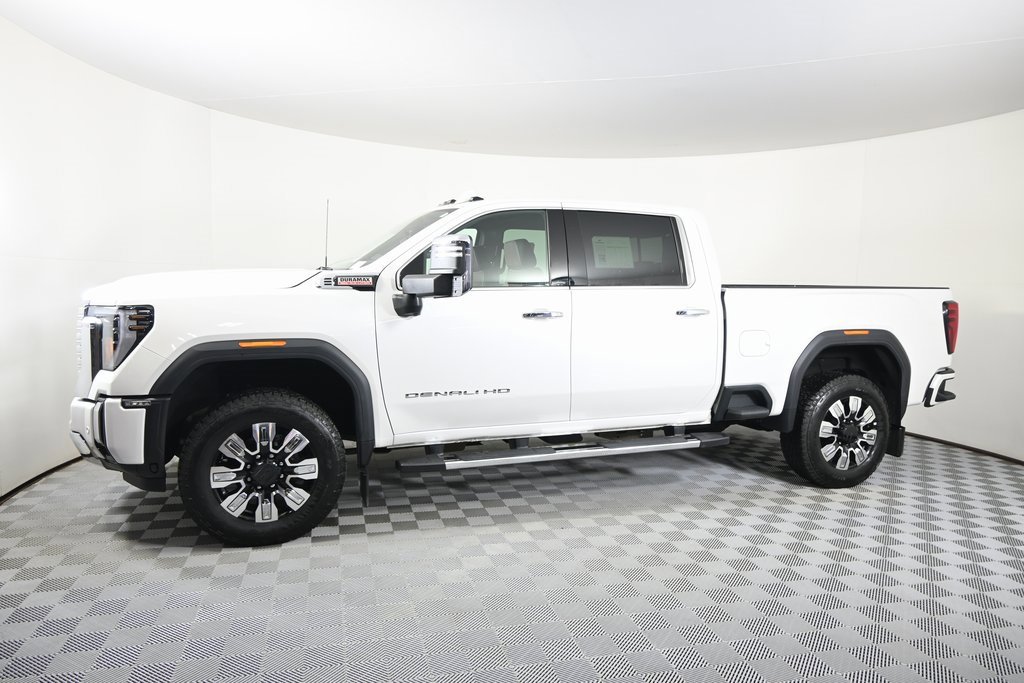 Used 2025 GMC Sierra 3500 Denali w/ Denali Reserve Package image 2