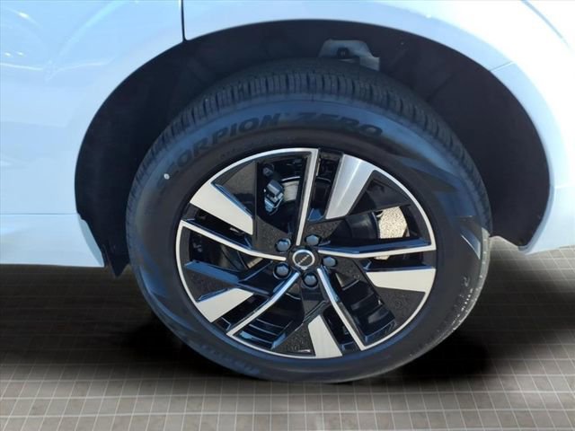 New 2026 Volvo XC60 B5 Plus w/ Protection Package Premier image 9