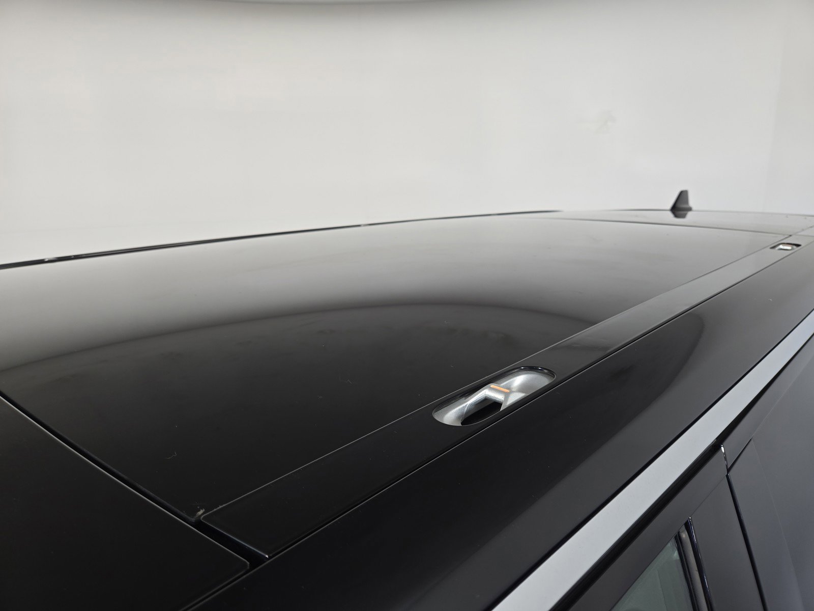 Used 2022 Rivian R1S Launch Edition image 13