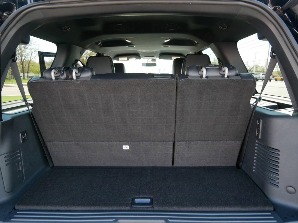 Used 2016 Lincoln Navigator Select AWD/4WD image 21