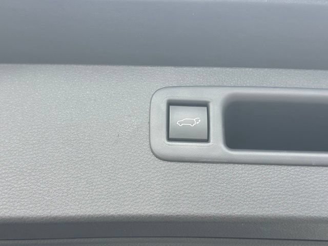 Used 2025 Toyota Highlander Platinum AWD/4WD image 36