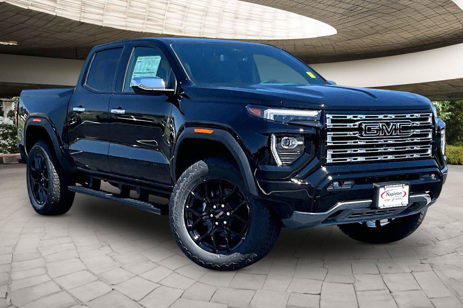 New 2026 GMC Canyon Denali w/ LPO, Denali Black Edition AWD/4WD image 2