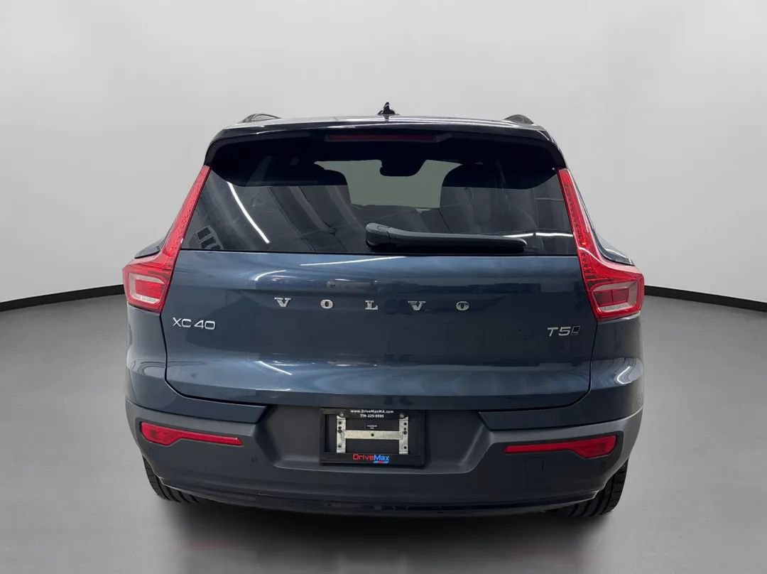 Used 2022 Volvo XC40 T5 R-Design w/ Advanced Package AWD/4WD image 8