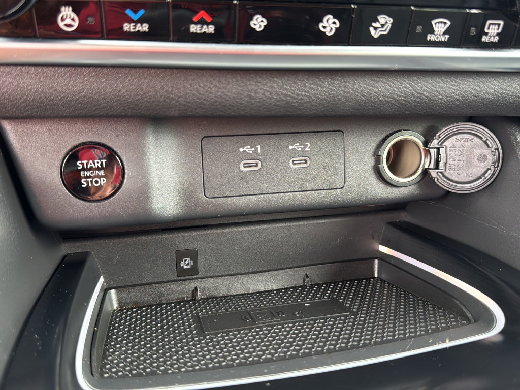Used 2025 Nissan Rogue SL w/ Tech Package FWD image 27