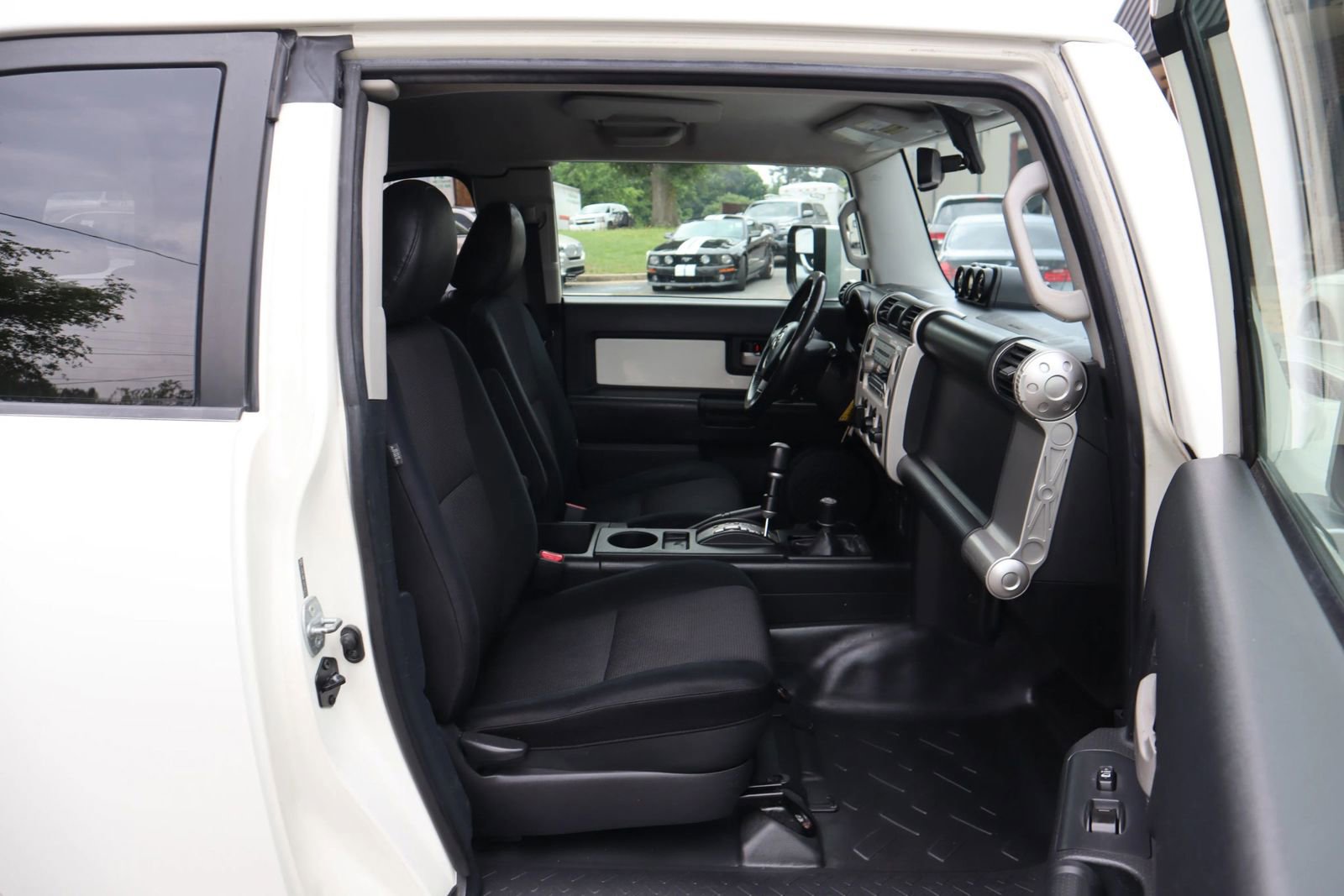 Used 2010 Toyota FJ Cruiser 4WD image 15