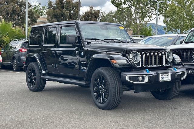 Used 2024 Jeep Wrangler Unlimited Sahara image 2