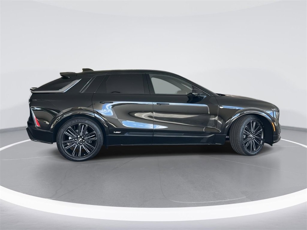 New 2026 Cadillac Lyriq V image 2