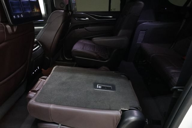 Used 2024 Cadillac Escalade ESV V w/ Heavy-Duty Trailer Package AWD/4WD image 91
