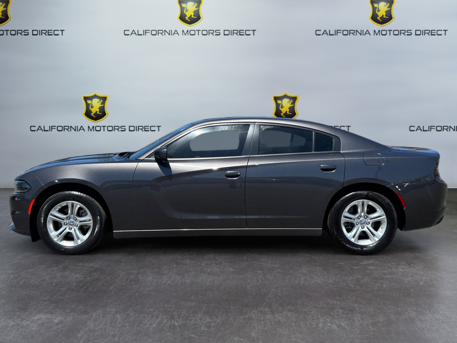 Used 2022 Dodge Charger SXT RWD image 2