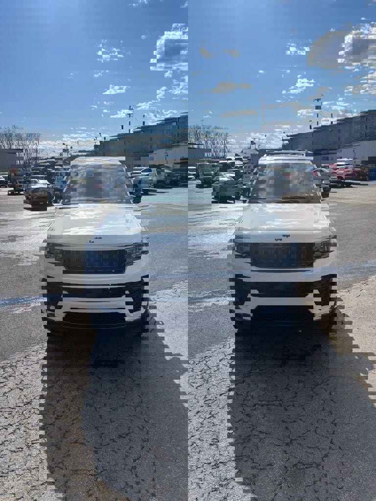 New 2026 Jeep Grand Cherokee L 4WD