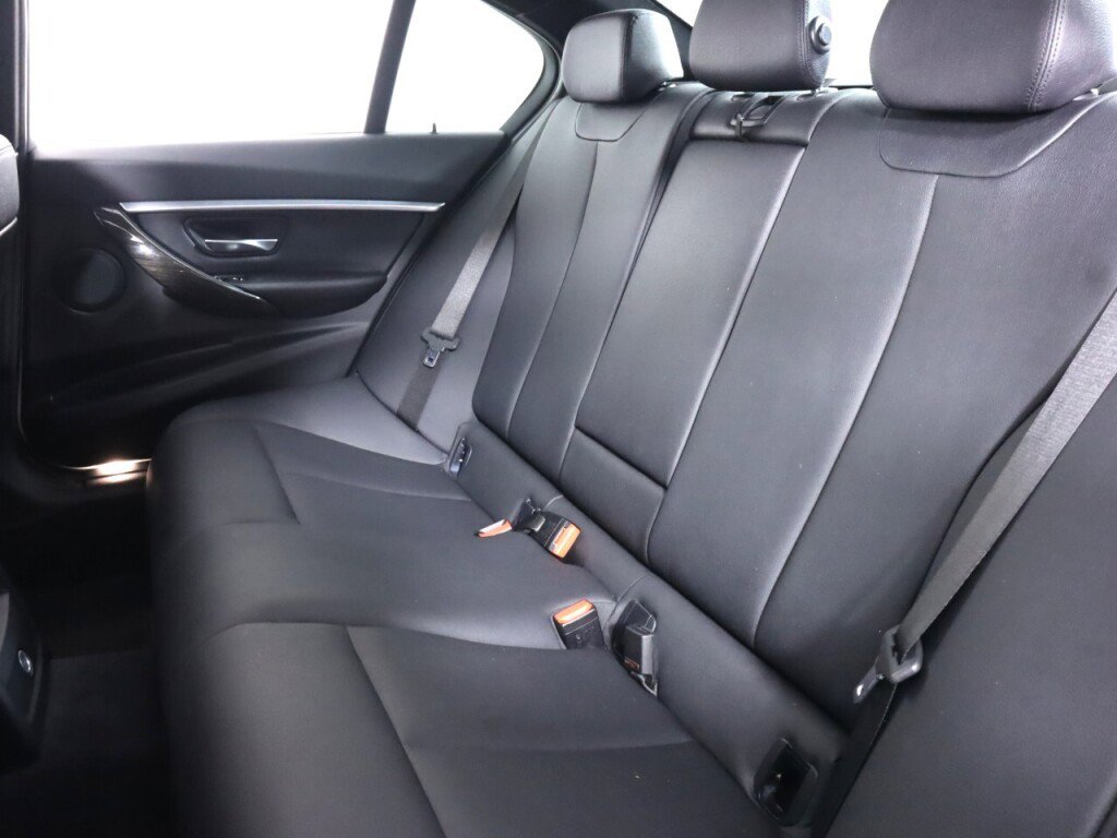 Used 2017 BMW 328d Sedan image 32