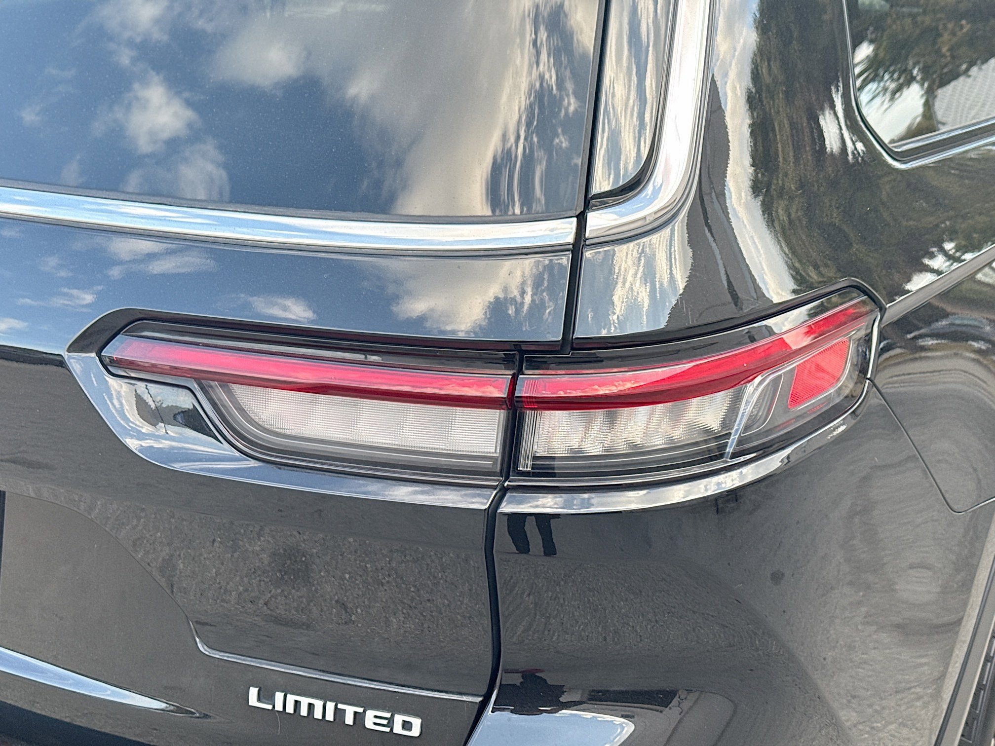 Used 2024 Jeep Grand Cherokee L Limited w/ Luxury Tech Group II image 26