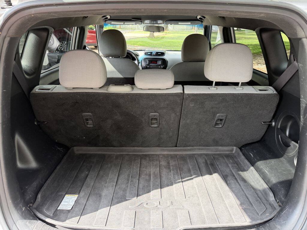 Used 2015 Kia Soul FWD image 17