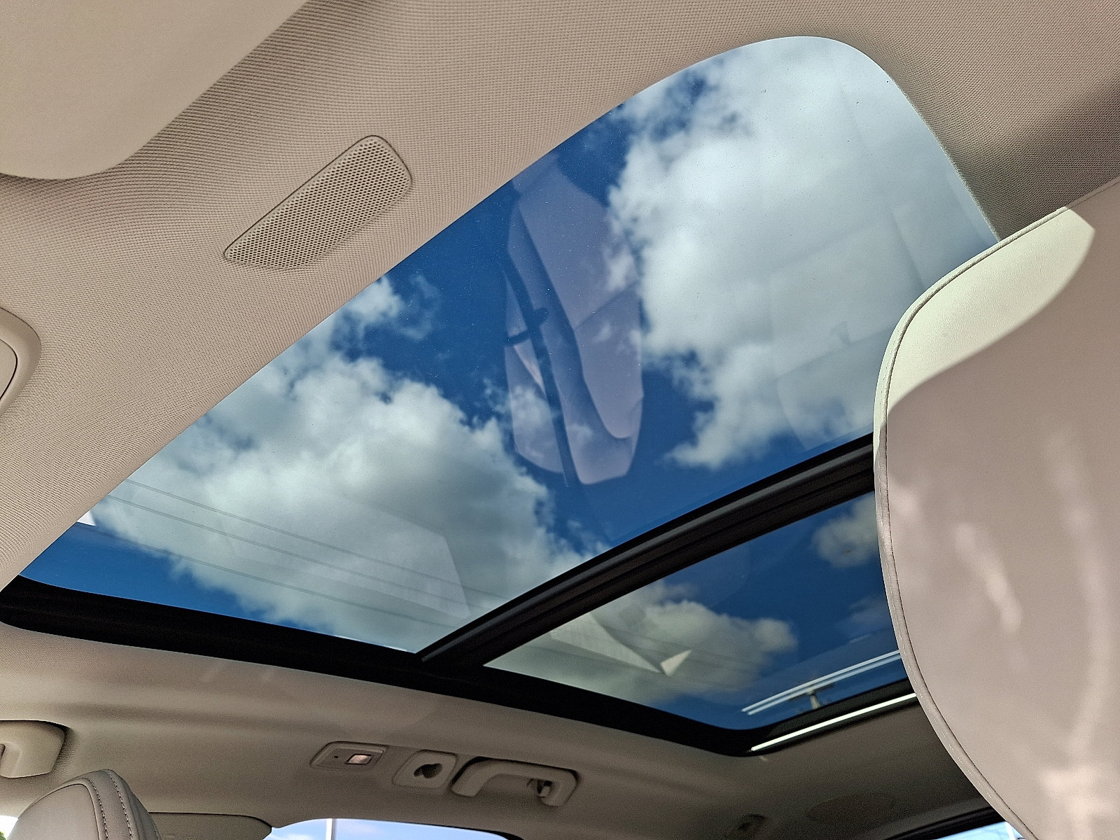 New 2026 Volvo XC60 B5 Ultra w/ Protection Package Premier image 9