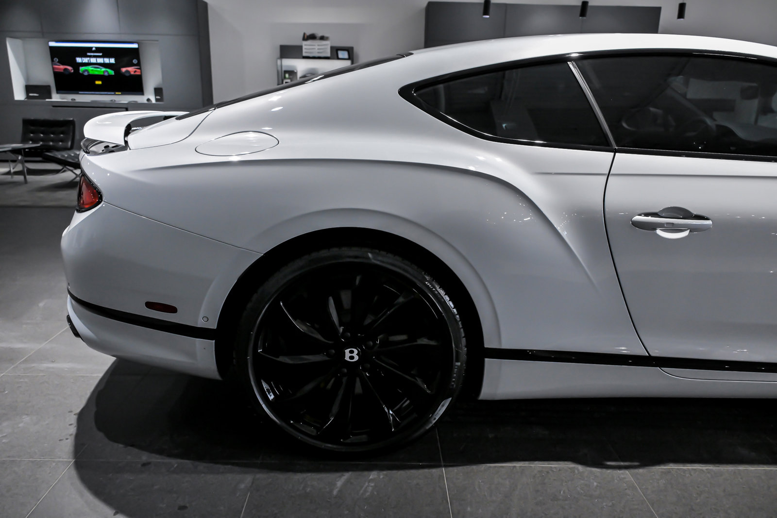 Used 2024 Bentley Continental GT image 12