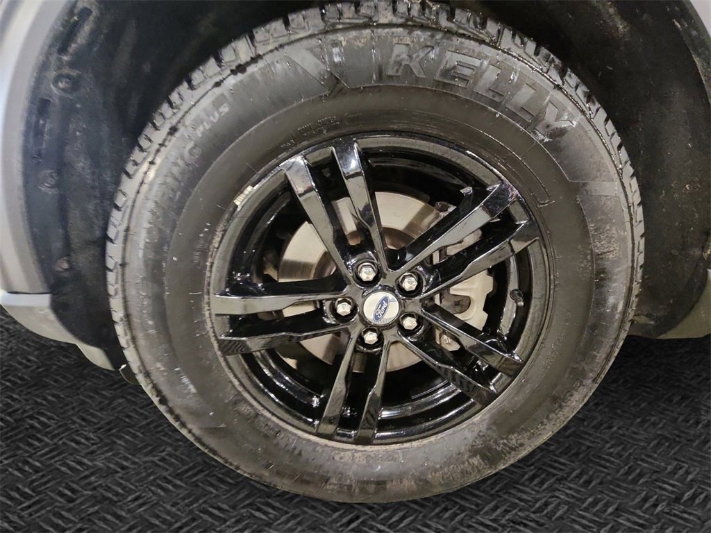 Used 2022 Ford Explorer XLT w/ Equipment Group 202A image 11