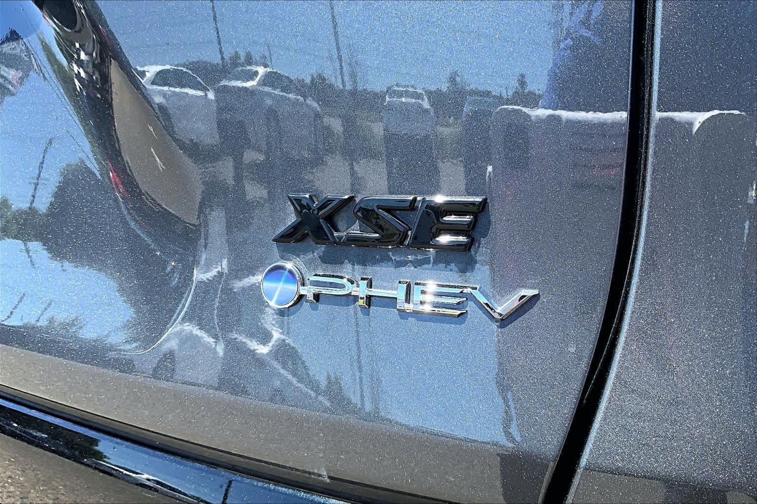 Certified 2025 Toyota RAV4 XSE AWD/4WD image 9