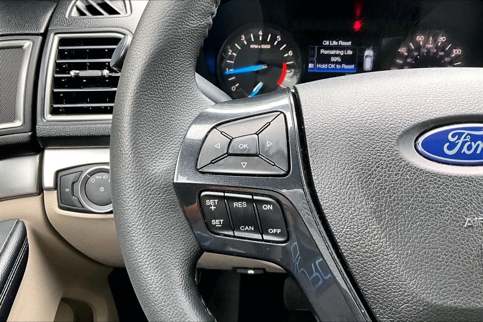 Used 2018 Ford Explorer XLT FWD image 22