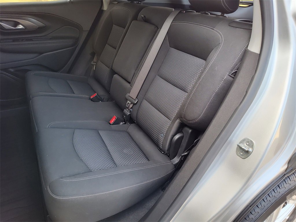 Used 2022 GMC Terrain SLE image 34