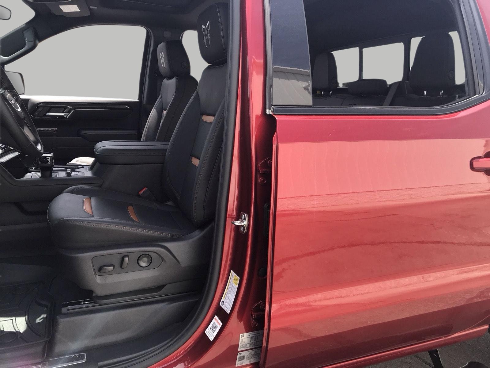 New 2026 GMC Sierra 1500 AT4 w/ AT4 Premium Package AWD/4WD image 9