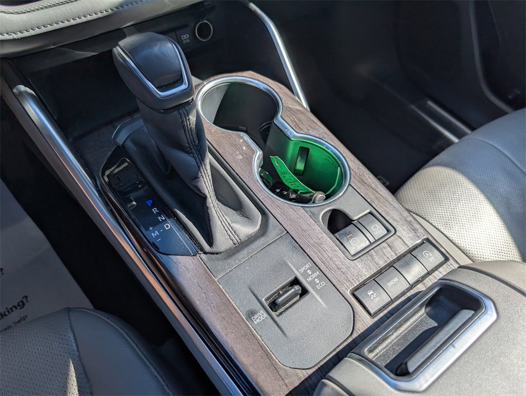 Used 2020 Toyota Highlander Limited image 16