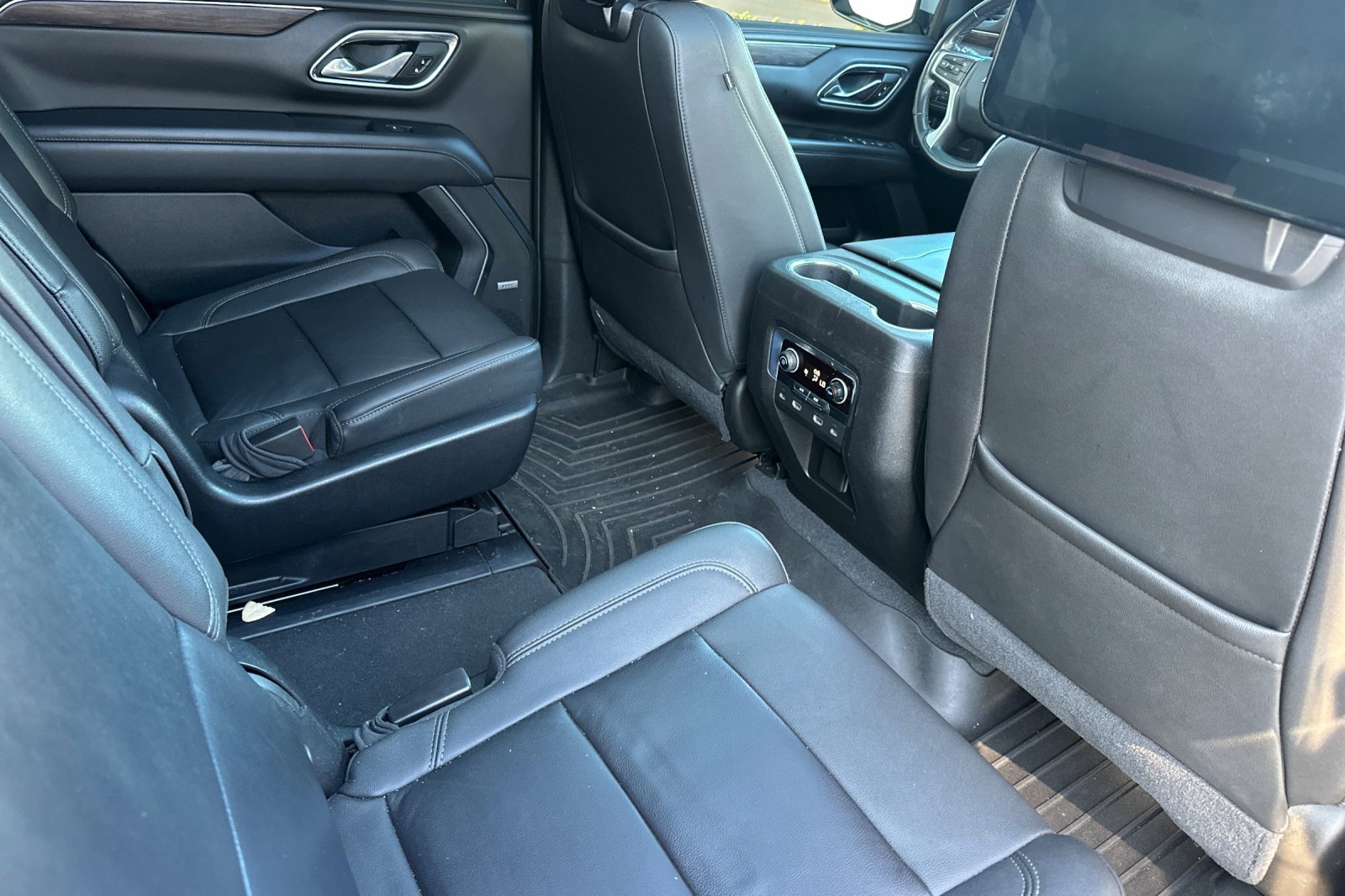 Used 2021 Chevrolet Tahoe Z71 w/ Rear Media and Nav Package image 18