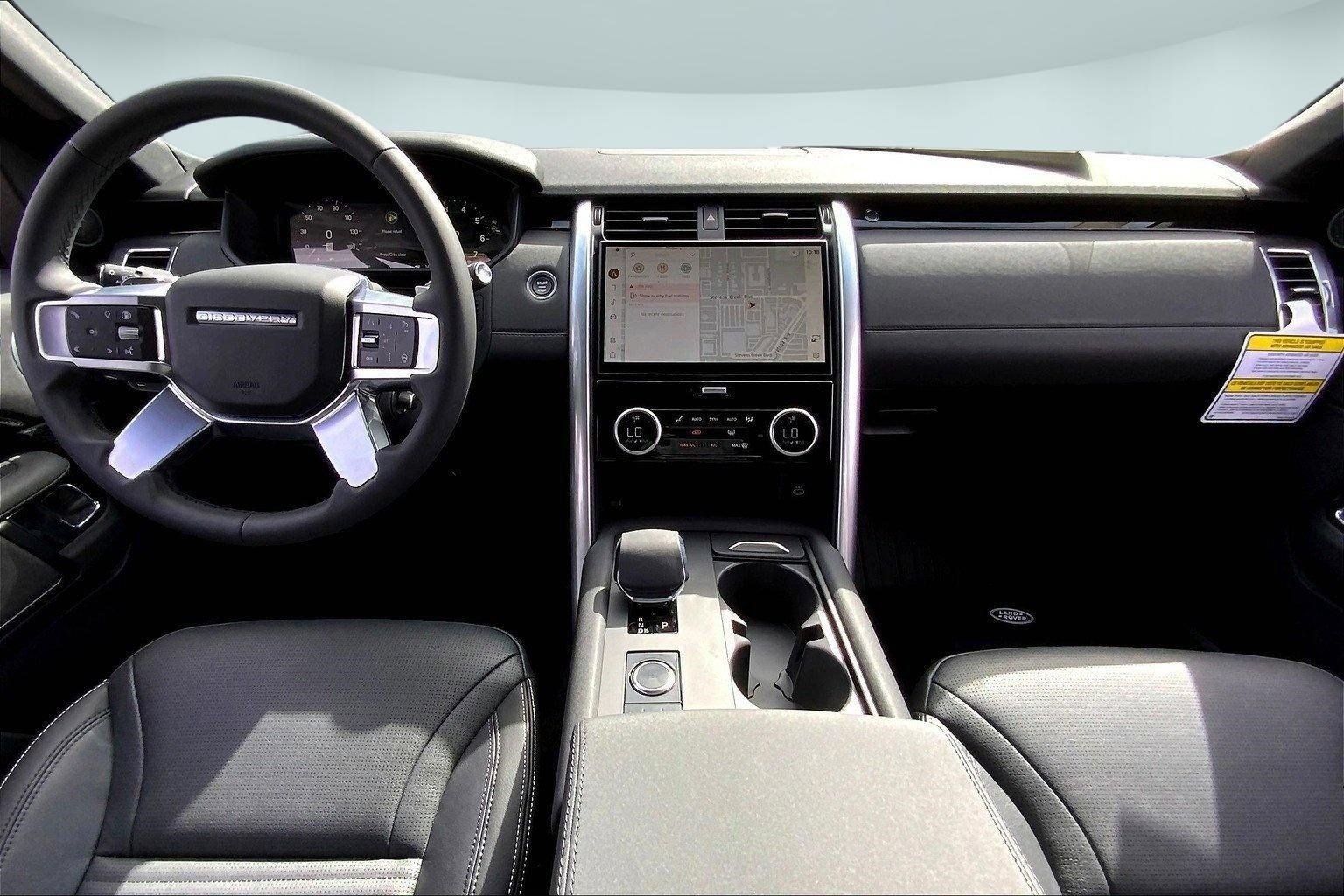 New 2025 Land Rover Discovery S AWD/4WD image 7