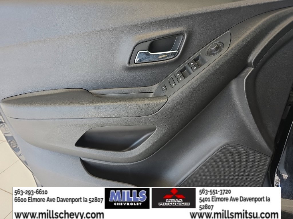 Used 2018 Chevrolet Trax LS FWD image 18